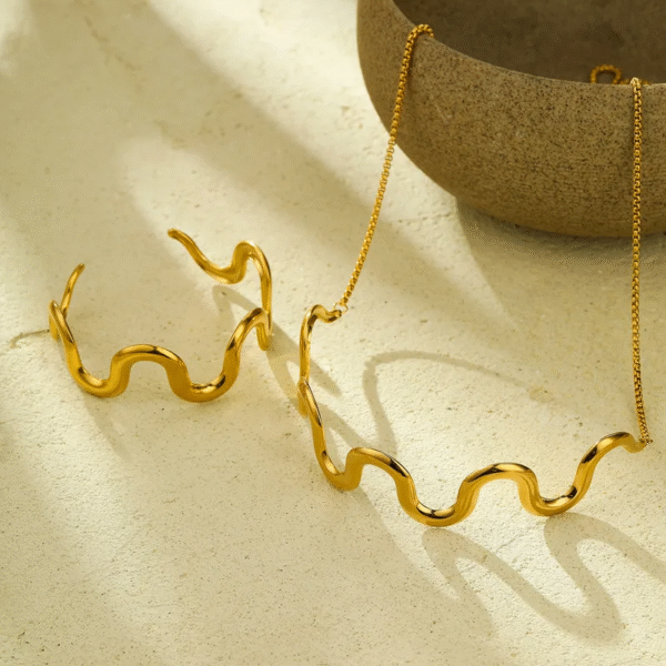 Gold Wavy Choker Necklace and Bracelet Set - Image 2