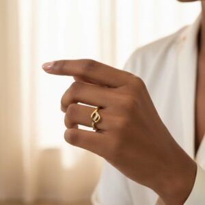 Elegant Infinity Twist Ring – 18K Gold Plated, Anti-Tarnish Stainless Steel